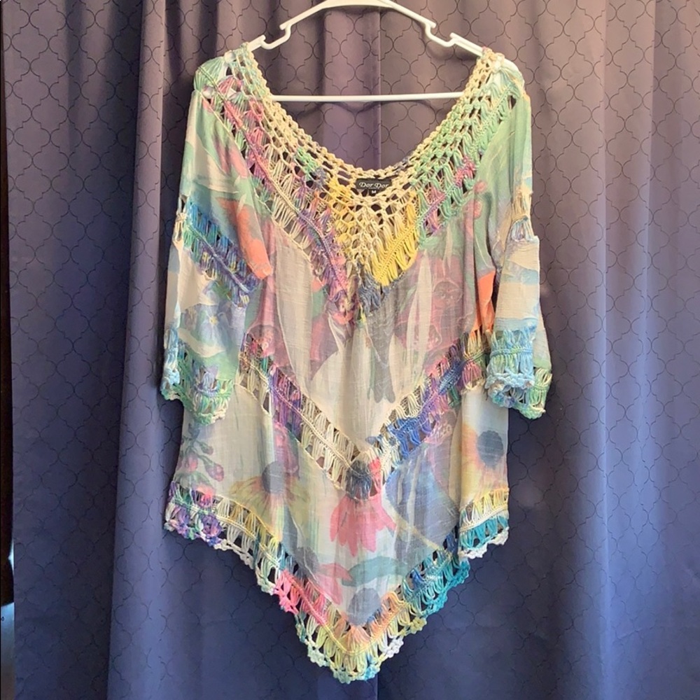 🌴🌺 Multi Colored Crepe/crocheted detailed top!